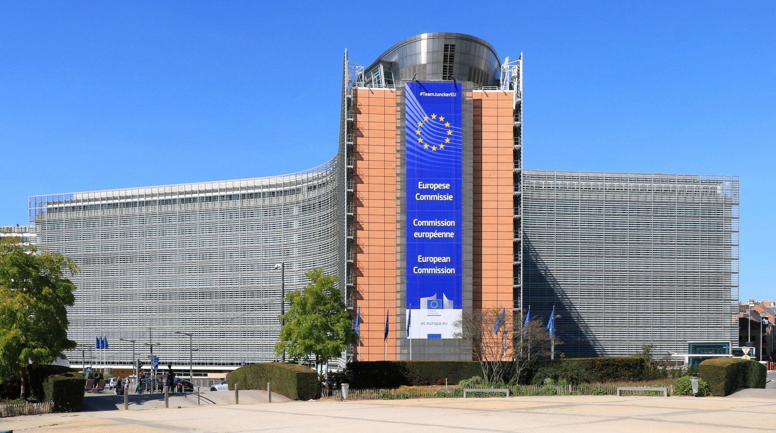 Edificio Berlaymont, sede de la Comisión Europea en Bruselas — beca Erasmus+ 2026